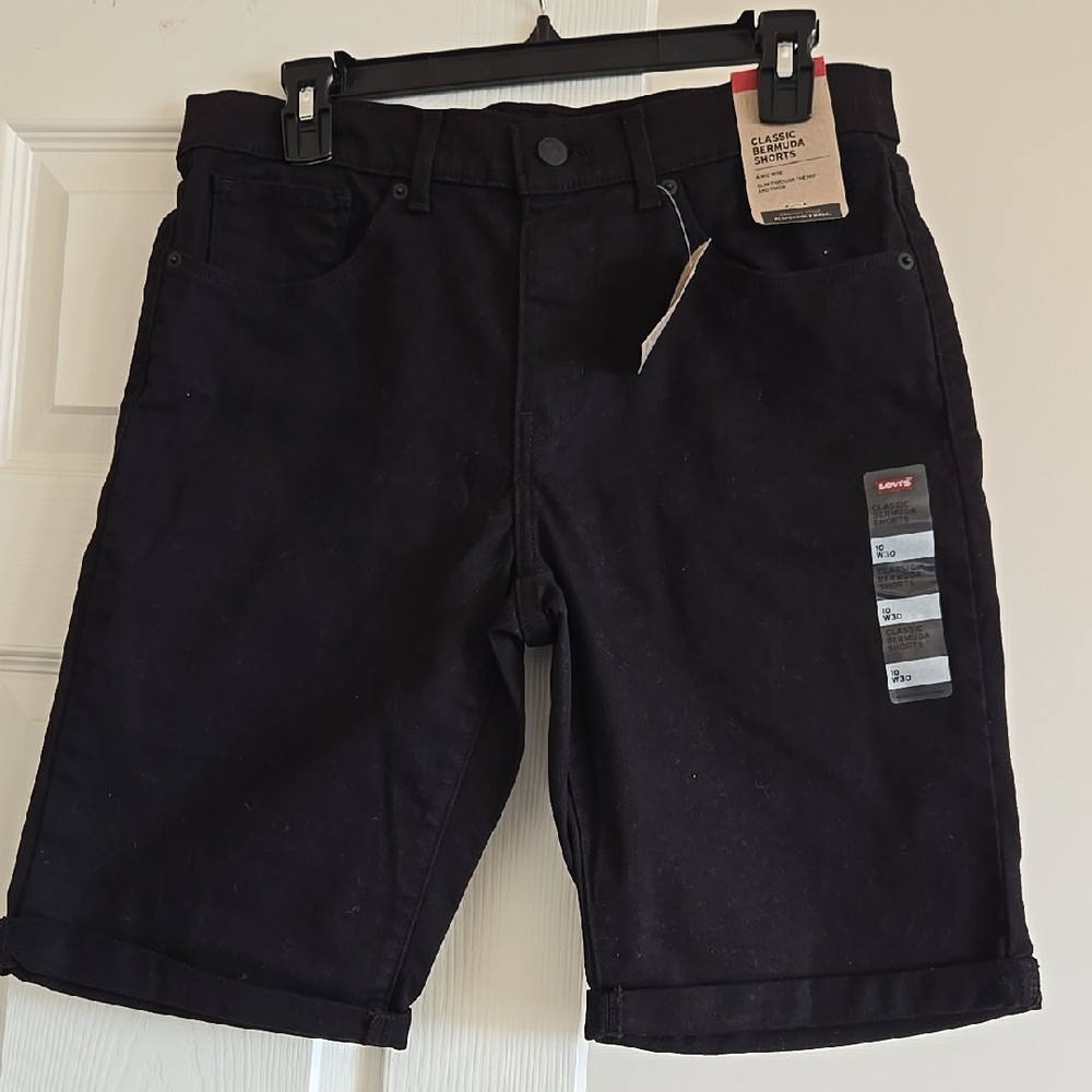 Levi's Black Jeans Bermuda Shorts. Mid Rise. Cuffed Hem. Size 10/W30.